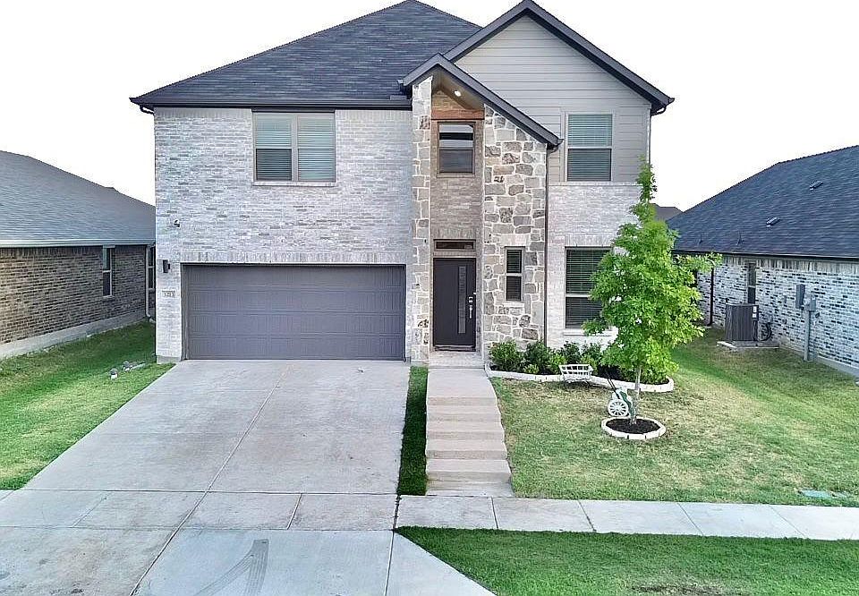 1st image of 3213 Deckard Dr #3213