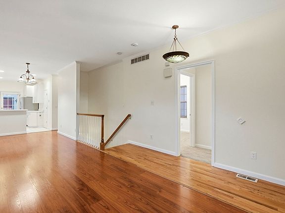 3rd image of 1701 Grove St