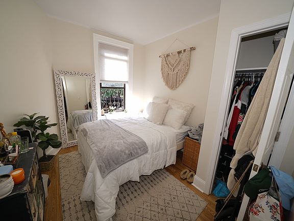 4th image of 1274 1st Ave #10A
