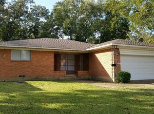 8932 Rockledge Dr, Dallas, TX 75217