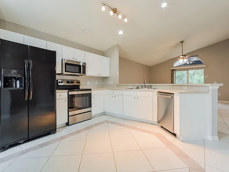 2649 Winchester Cir — Photo 5