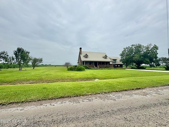 3rd image of 1605 Oubre Ln