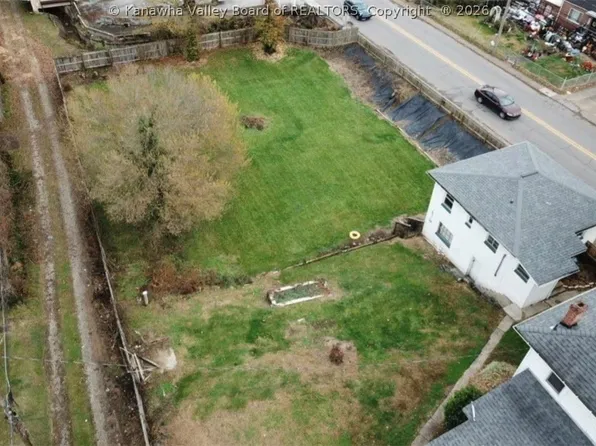 2314 Kanawha Ter, Saint Albans, WV 25177