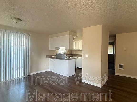 5th image of 3331 NE 57th Ave #4
