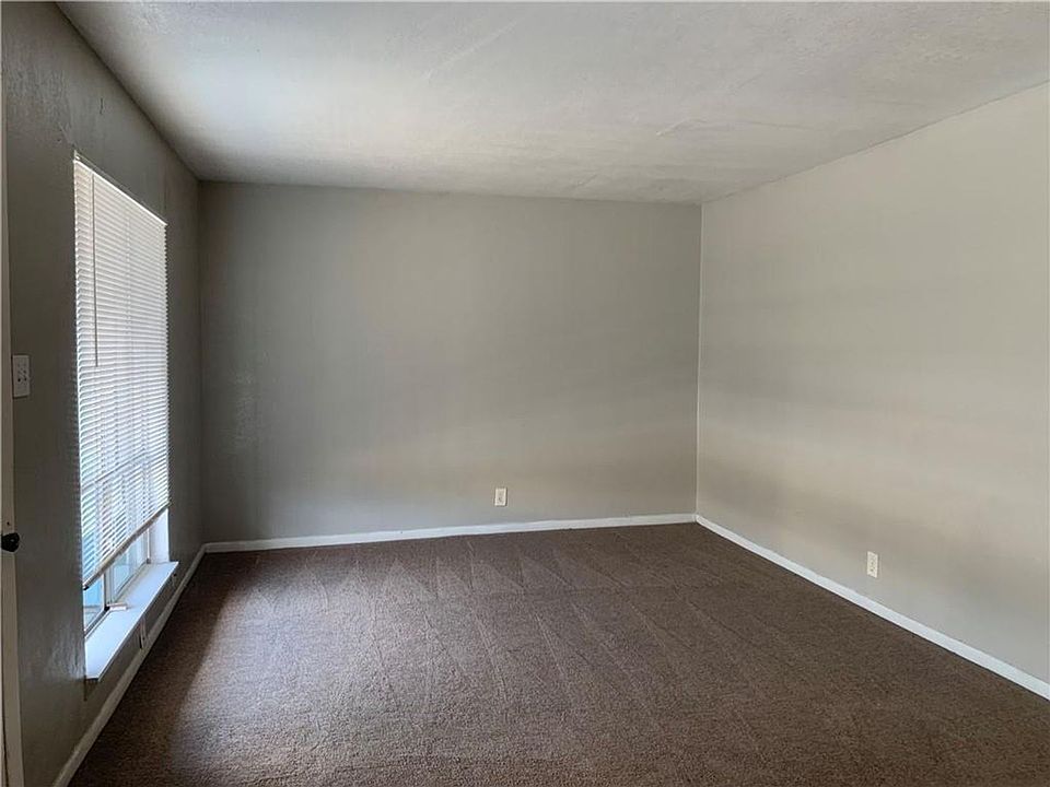 2nd image of 3249 S Staples St APT 8