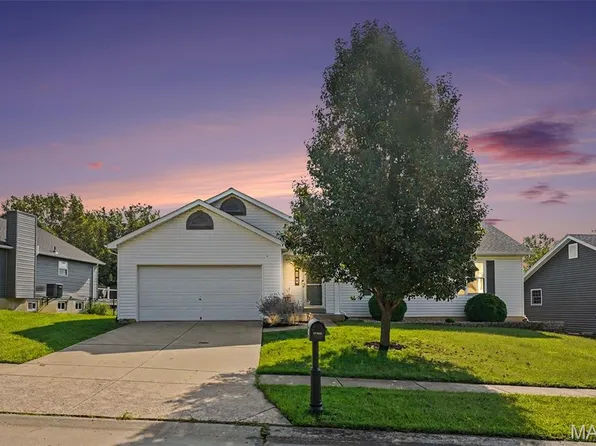 130 Stone Post Ln, Wentzville, MO 63385