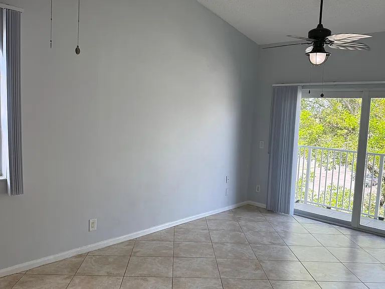 2351 NE 14th Street Cswy #537 — Photo 19