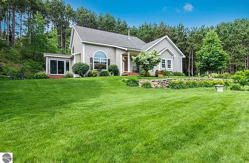 50 Pleasant Ln Photo 1