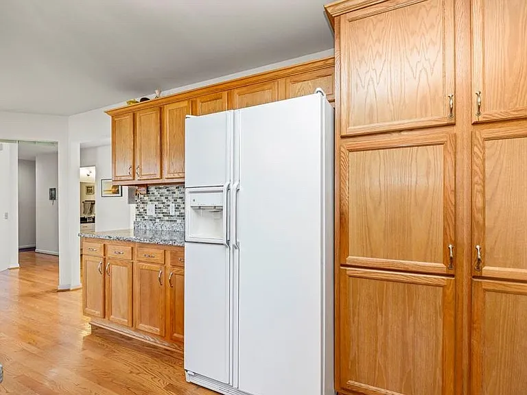 4885 Homestead Dr — Photo 8