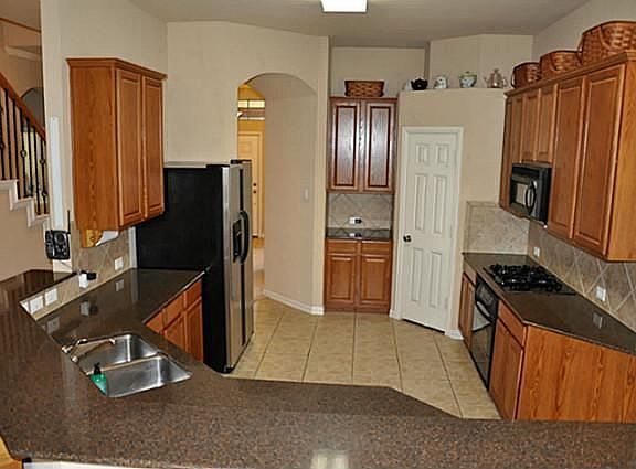 4th image of 1429 Earlham Dr
