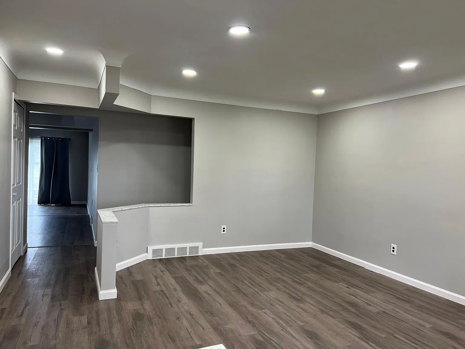 3 bed, 1.5 bath, 1453 sqft, $2,200 — Photo 3