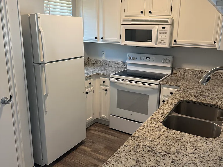 70 Winchester Dr — Photo 6