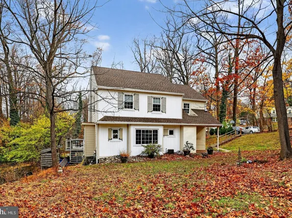 575 W Valley Rd, Wayne, PA 19087