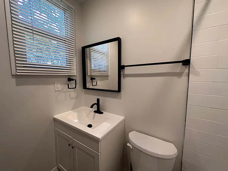 128 Wentworth St N #1 — Photo 11