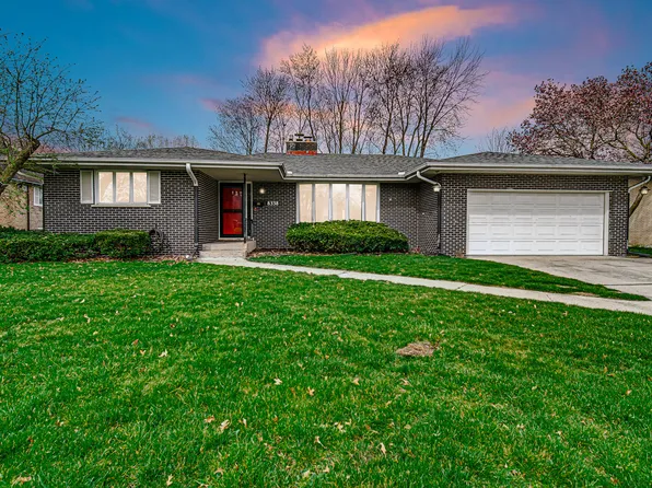 8338 Oakwood Ave, Munster, IN 46321
