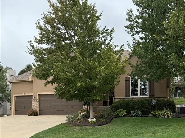 12714 W 49th Ter, Shawnee, KS 66216