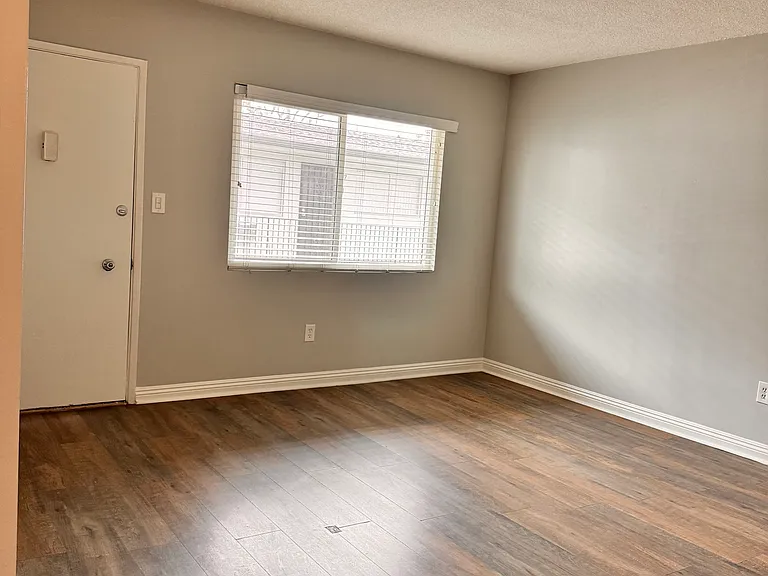 10134 Scott Ave #8 — Photo 9