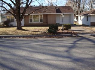 305 S 6th St, Ozark, MO 65721