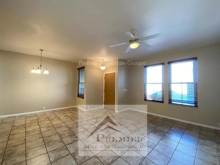 2790 Tumblewood Grv — Photo 4