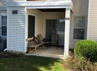 802 Honeybrook Cir, Stewartsville, NJ 08886