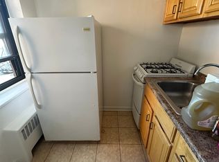 (Undisclosed Address), Linden, NJ 07036