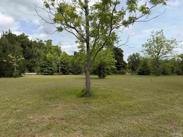 4810 Keyser Ln, Pace, FL 32571