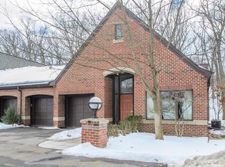 831 Asa Gray Dr, Ann Arbor, MI 48105