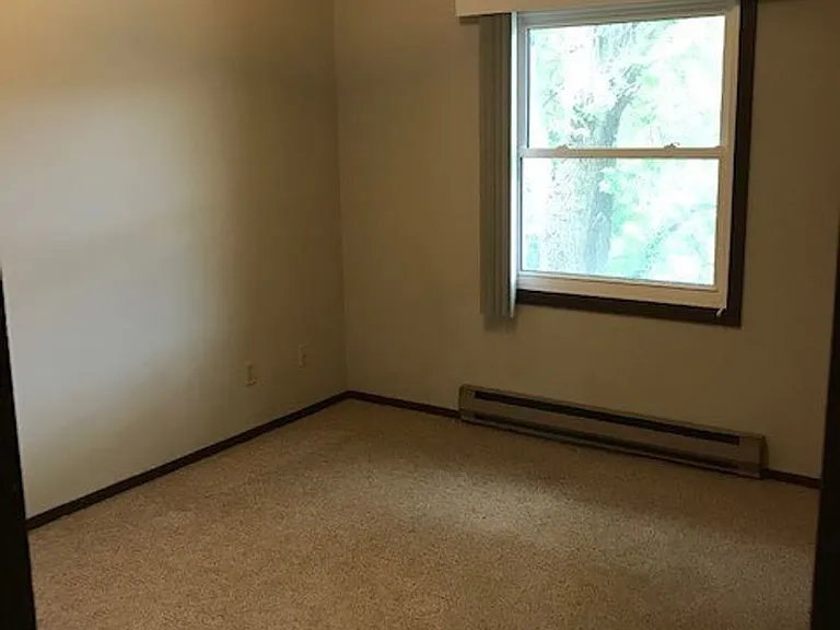 3215 Seymour Rd — Photo 7