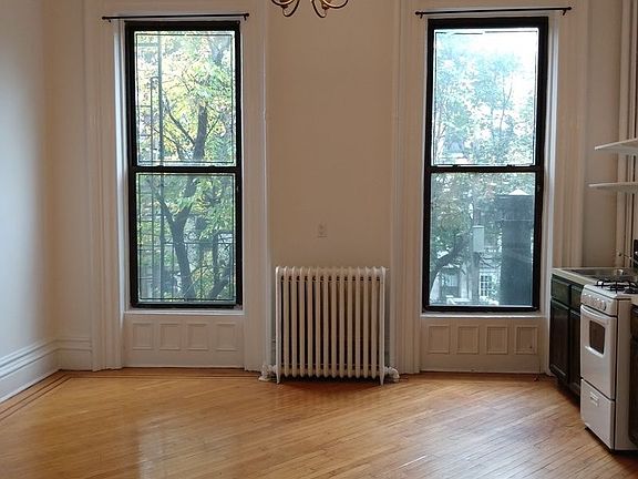 3rd image of 757A Union St #2R