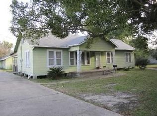 5648 Hogaboom Rd, Groves, TX 77619