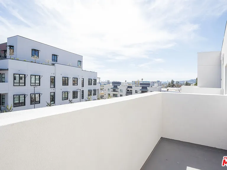 1130 N Orange Dr #301 — Photo 9