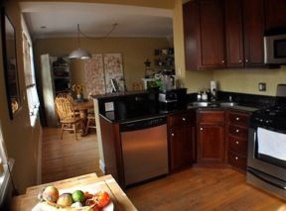 3rd image of 1425 W Birchwood Ave APT 3N