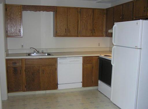 2nd image of 156 E Bacon St APT 11