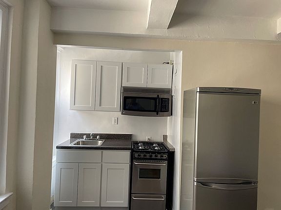 2nd image of 309 W 57th St APT 1504