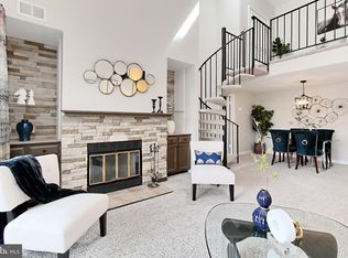 6913 Sandra Marie Cir #B, Alexandria, VA 22310