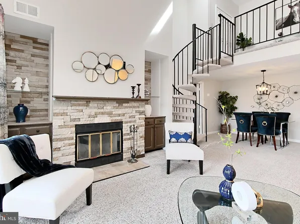 6913 Sandra Marie Cir #B, Alexandria, VA 22310