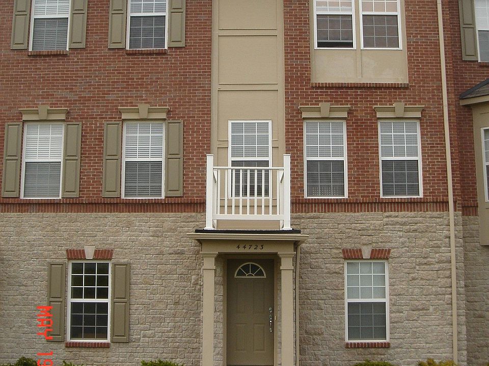 Front view - private front yard
