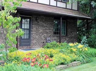 1828 N Eden Rd, Lancaster, PA 17601