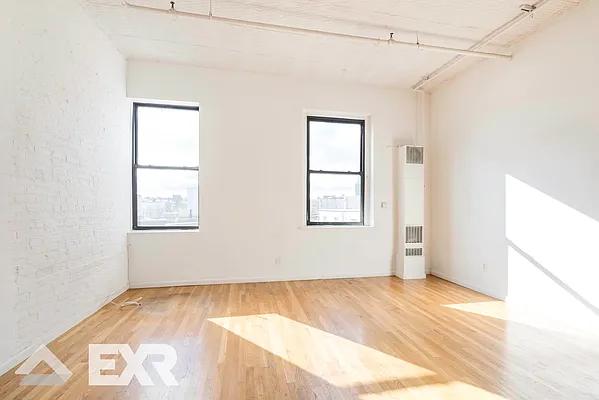 Rented by EXR | media 2