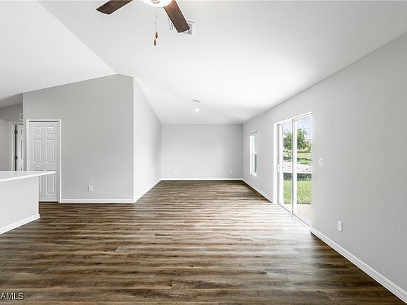 4th image of 515 NW 10th Ter