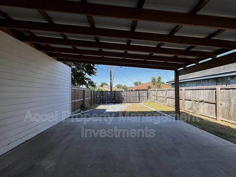 2120 Date Palm Ave #B — Photo 12