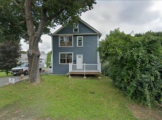11 1st Ave #B, Dudley, MA 01571