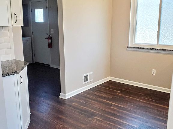 4th image of 30760 Palmer Blvd