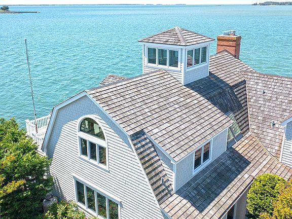 5th image of 121 W Pier St