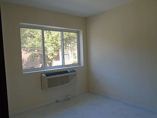 Rented by 18 REALTY | media 11