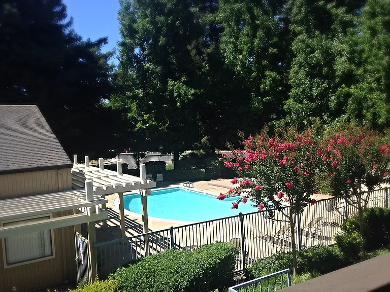 Rivergate Apartments — Photo 5