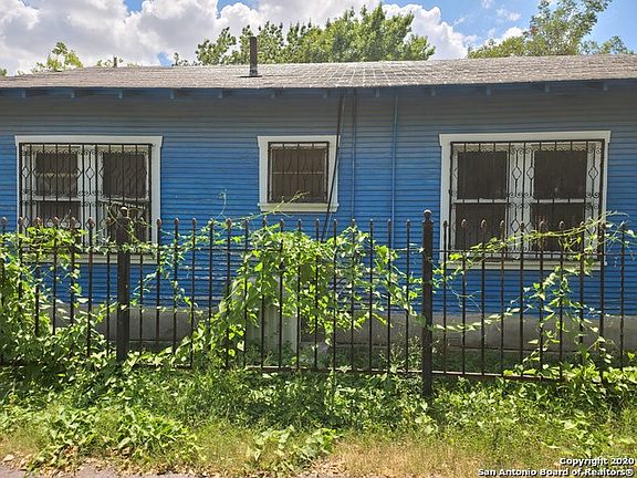 2nd image of 114 Dimmit St