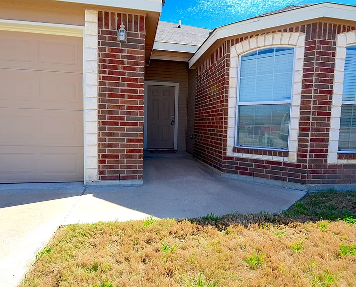 2408 Ryan Dr — Photo 4
