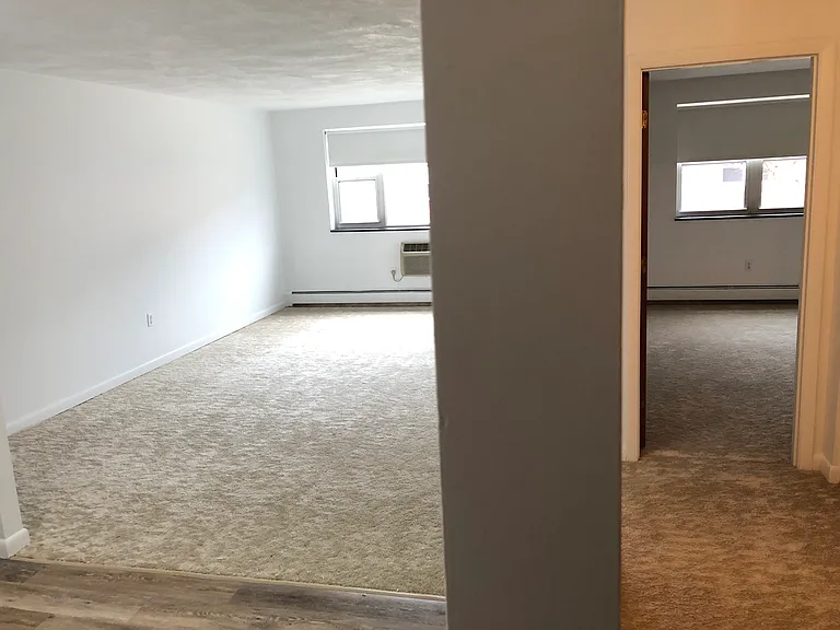 Lexington St Apartments — Photo 75