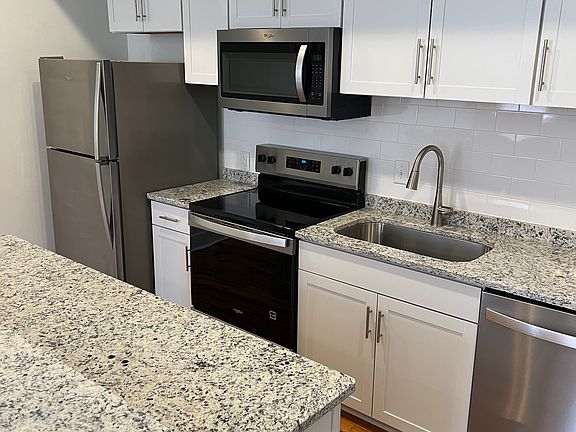 4th image of 300 Main St #6